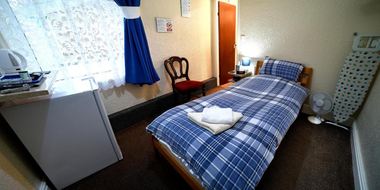 Lynmoore Guest House Blackpool Bagian luar foto